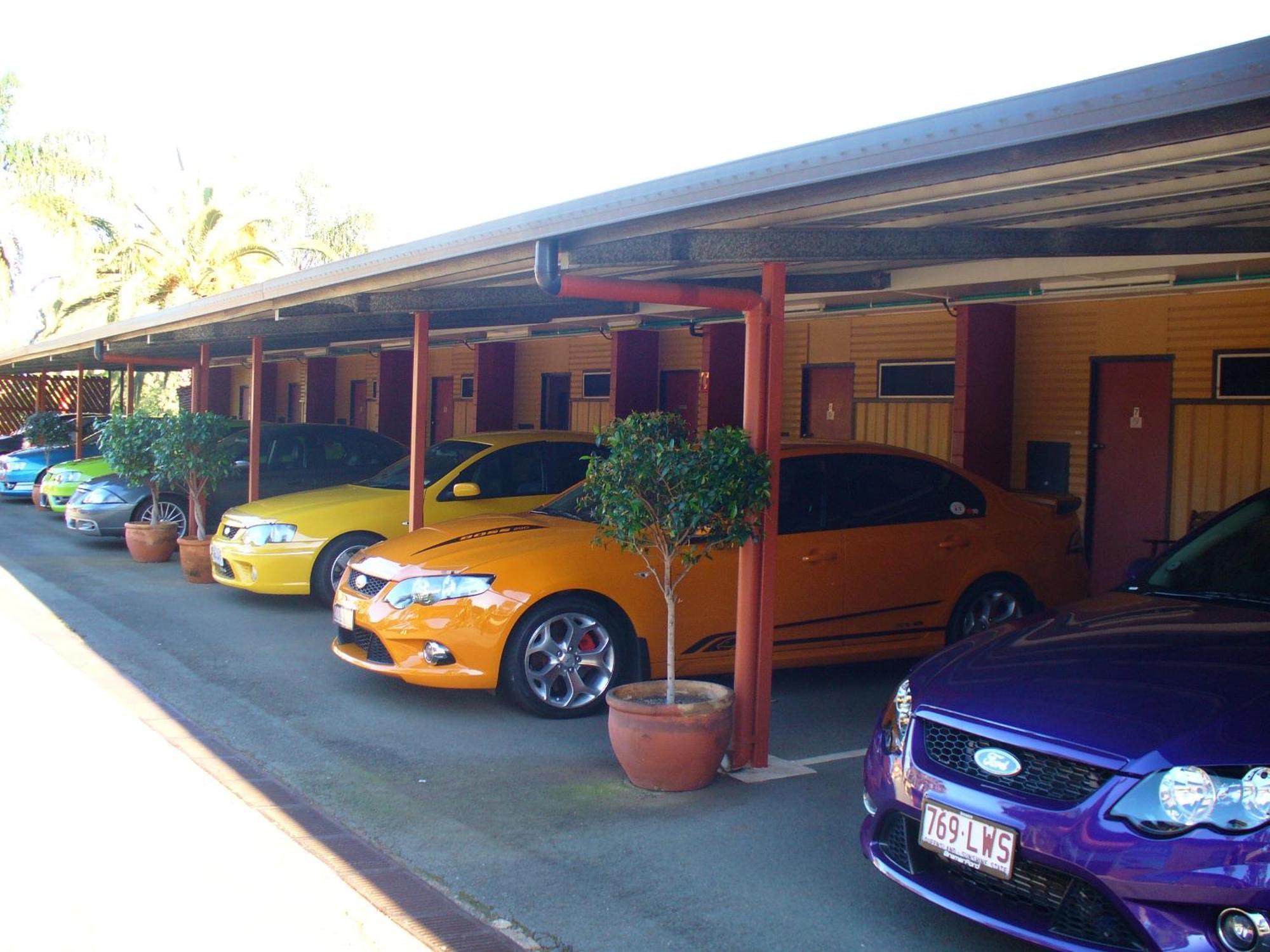 Motel Oasis Kingaroy Bagian luar foto