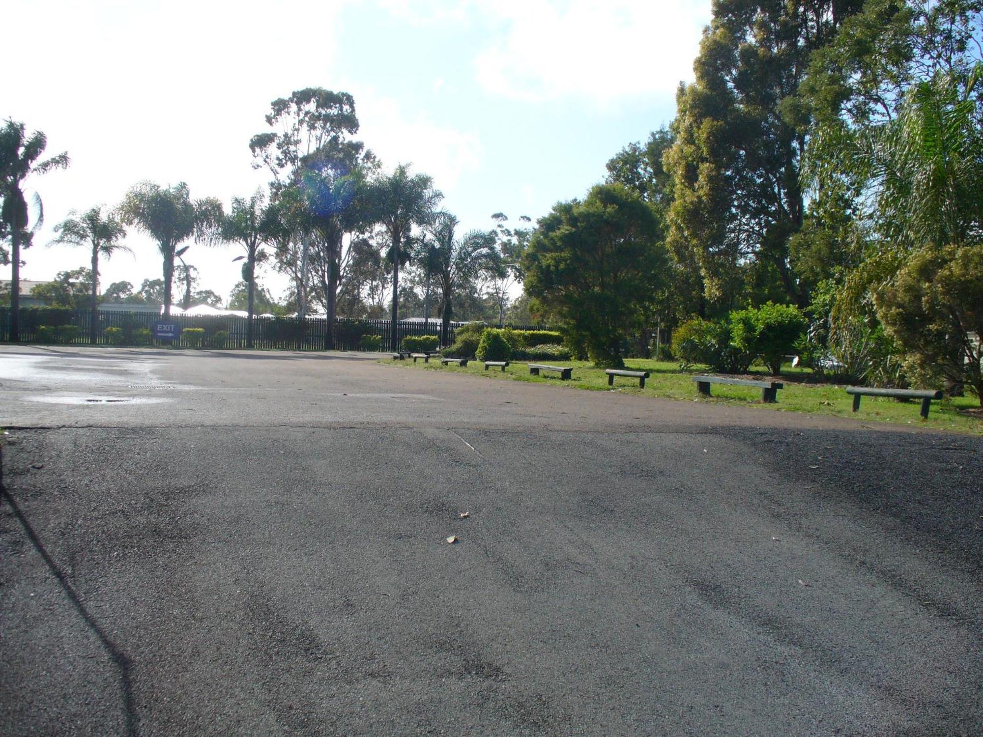 Motel Oasis Kingaroy Bagian luar foto