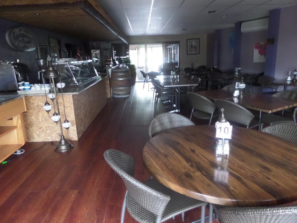 Motel Oasis Kingaroy Bagian luar foto