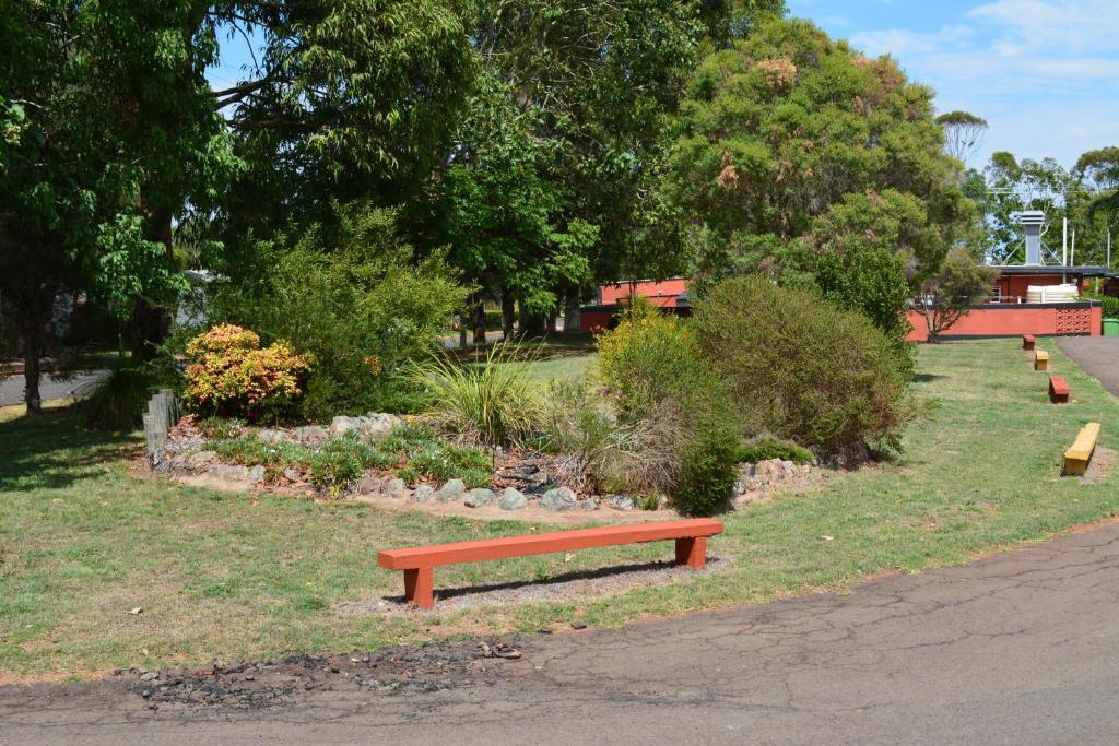Motel Oasis Kingaroy Bagian luar foto