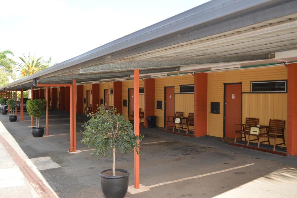 Motel Oasis Kingaroy Bagian luar foto