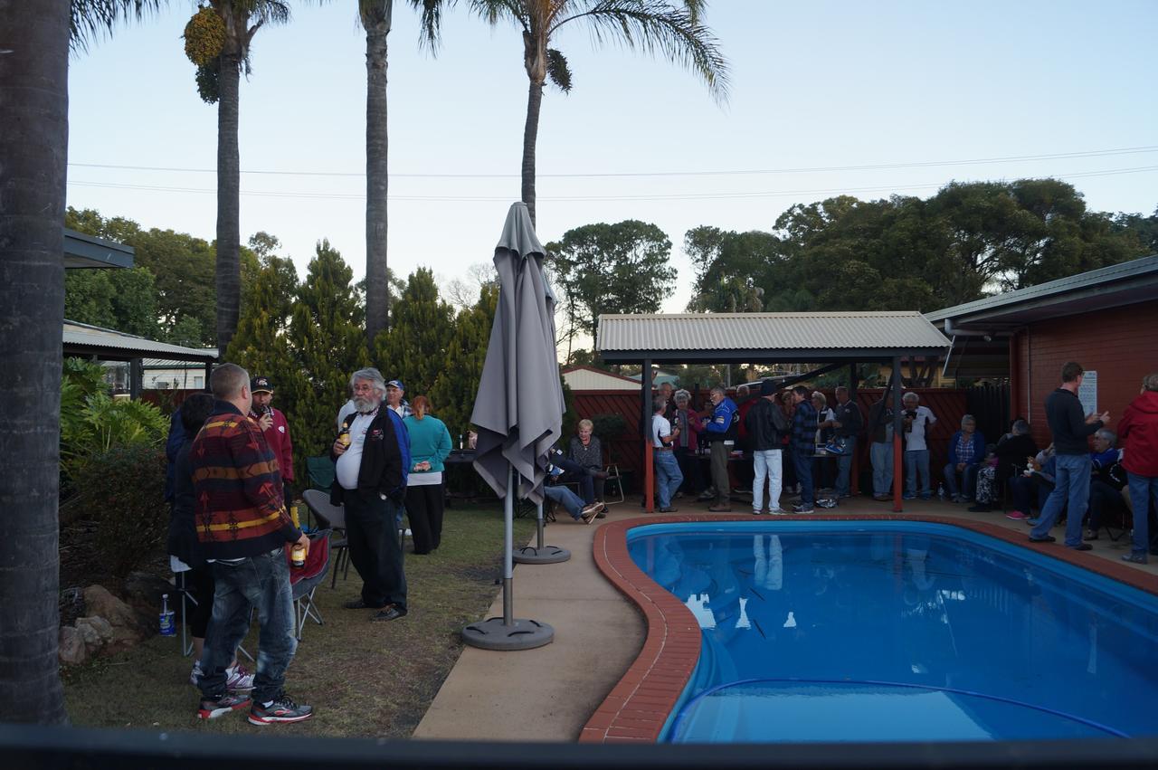 Motel Oasis Kingaroy Bagian luar foto