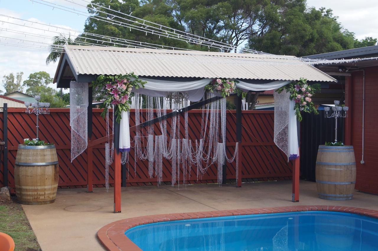 Motel Oasis Kingaroy Bagian luar foto