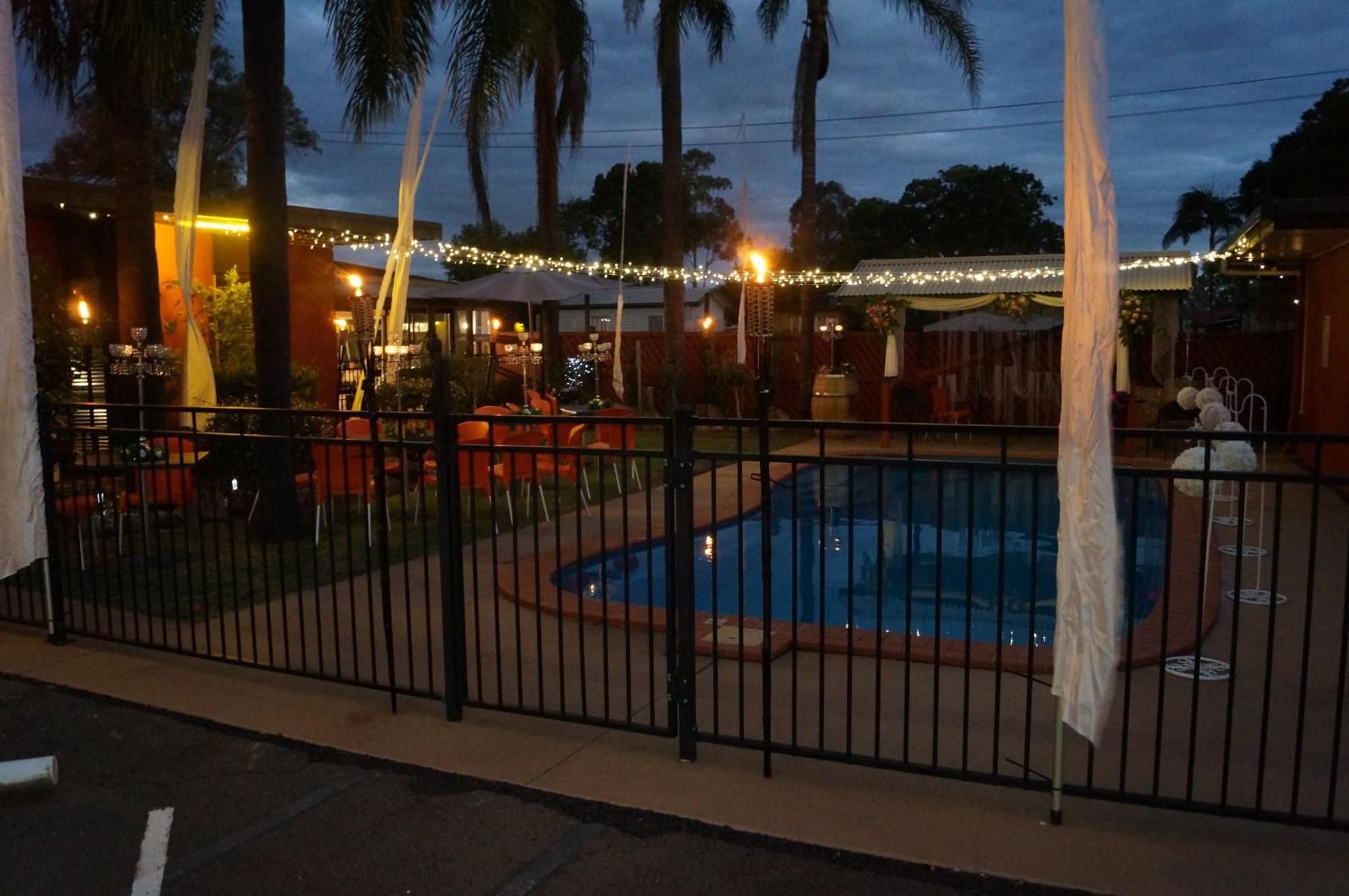 Motel Oasis Kingaroy Bagian luar foto