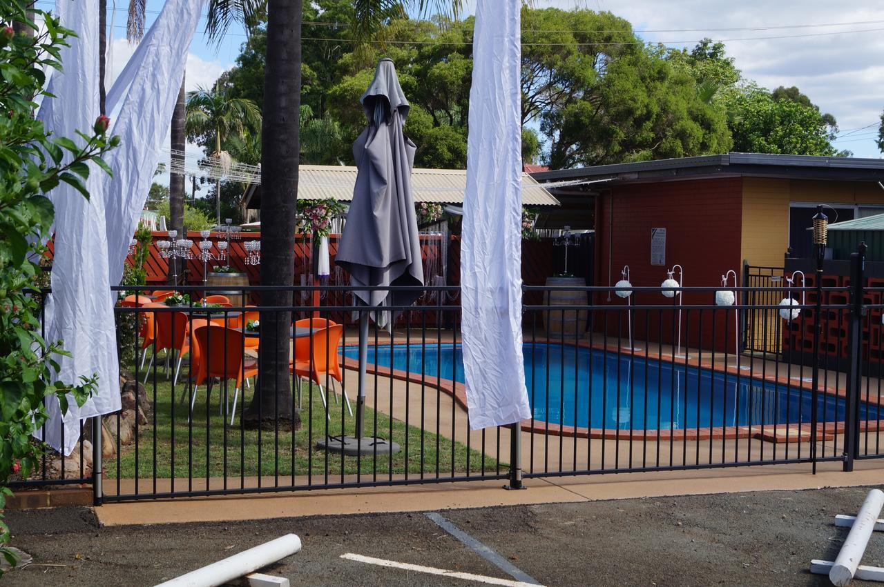 Motel Oasis Kingaroy Bagian luar foto