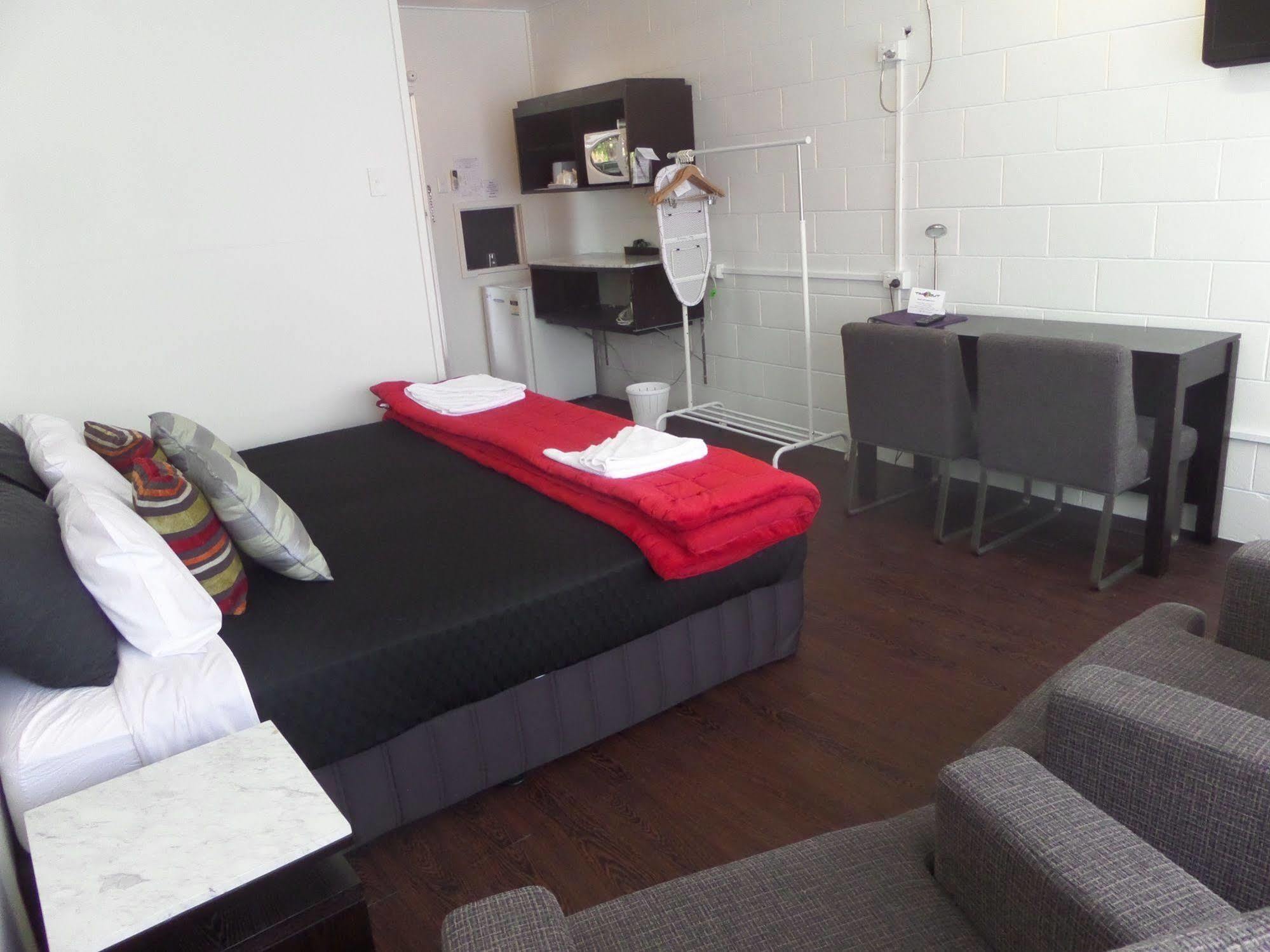 Motel Oasis Kingaroy Bagian luar foto