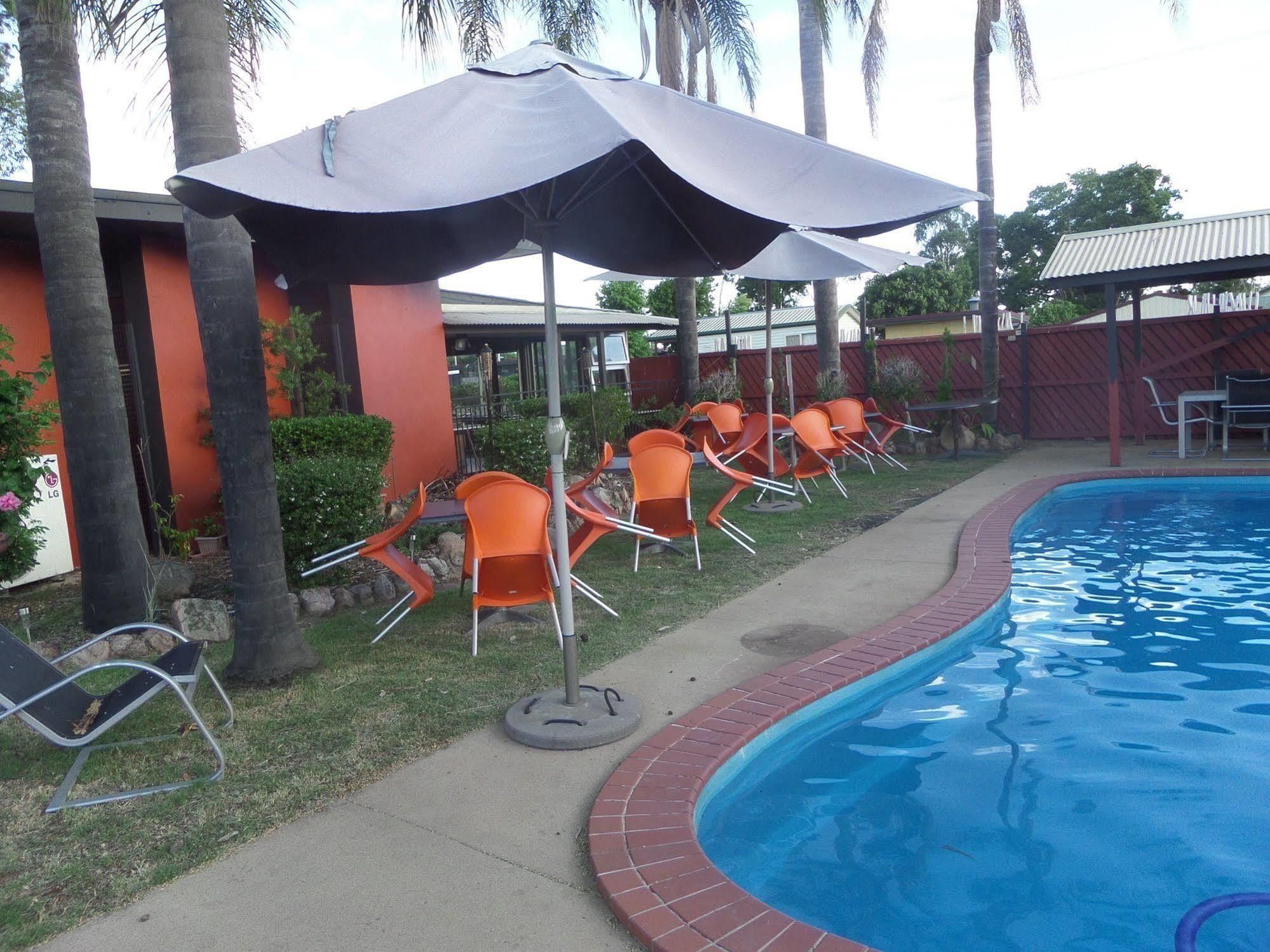Motel Oasis Kingaroy Bagian luar foto